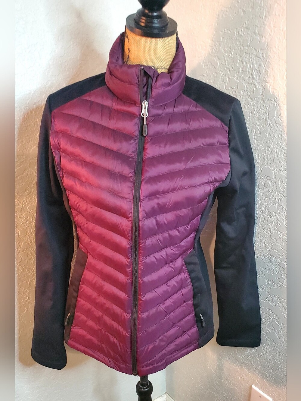 32 Degrees Quilted Plum Front Jacket with Black Sleeves